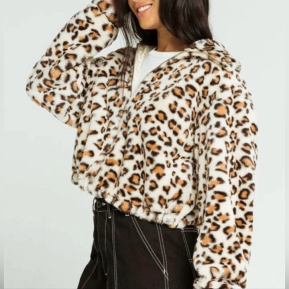 VS PINK Faux Fur Jacket - Picture 3 of 15
